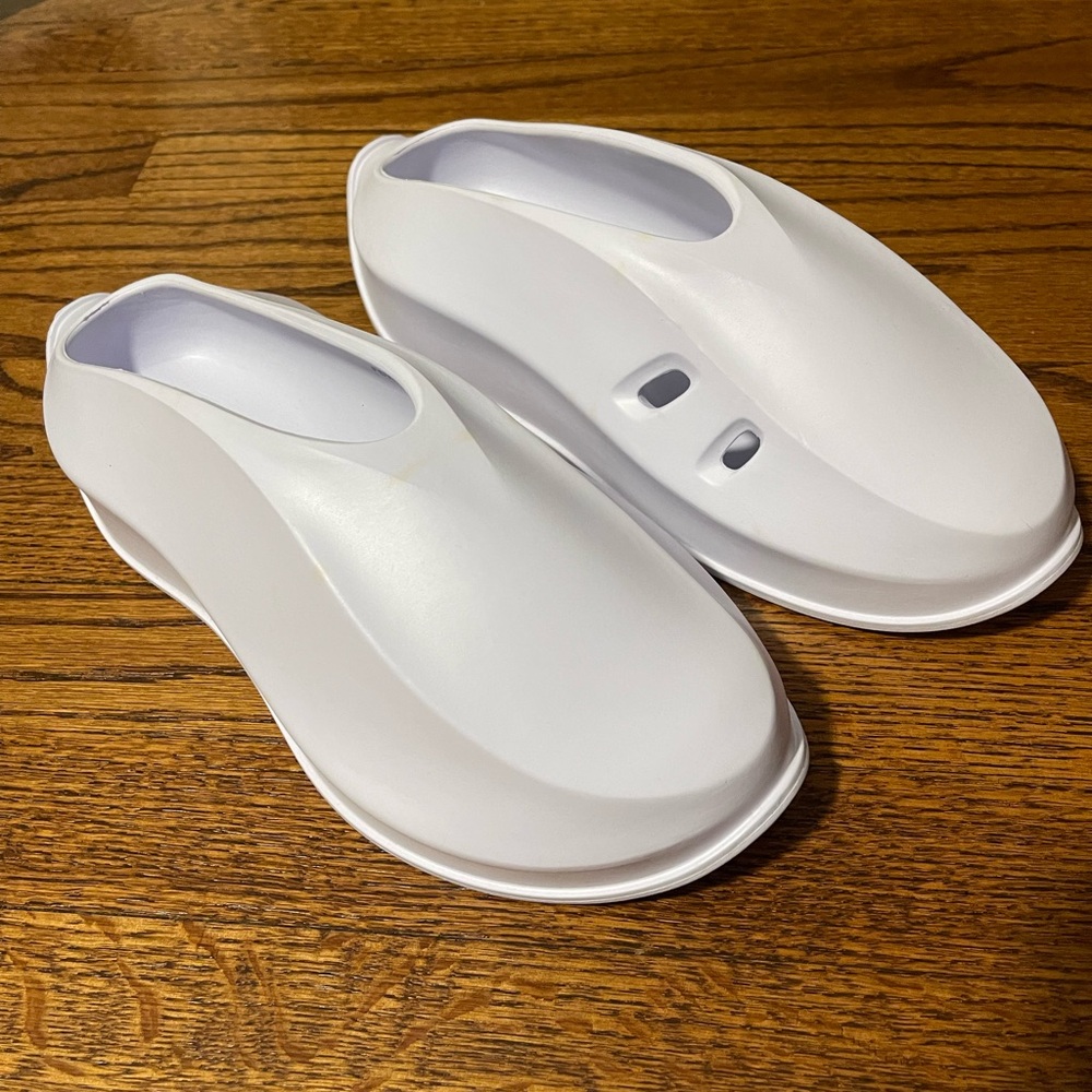 FCTRY LAb's Knight RNR v1 sneakers